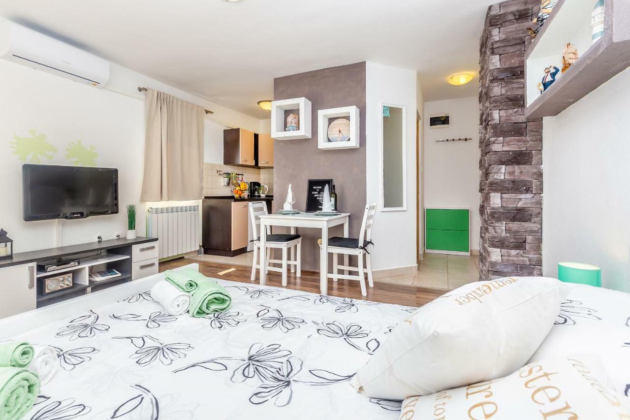 Appartement Studio Apartman Magdalena à Omišalj Extérieur photo