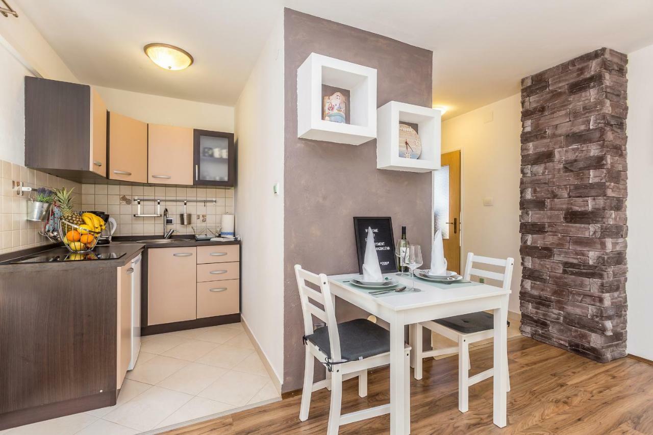 Appartement Studio Apartman Magdalena à Omišalj Extérieur photo
