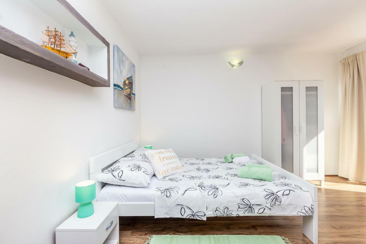 Appartement Studio Apartman Magdalena à Omišalj Extérieur photo